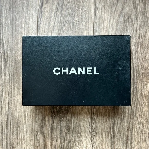 Chanel Black Sequin Sparkle CC Pumps | 38 - Picture 15 of 16